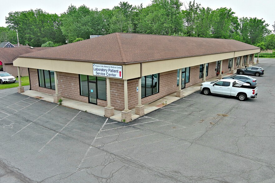 More Photos Of 7711 Porter Rd, Niagara Falls Medical For Lease