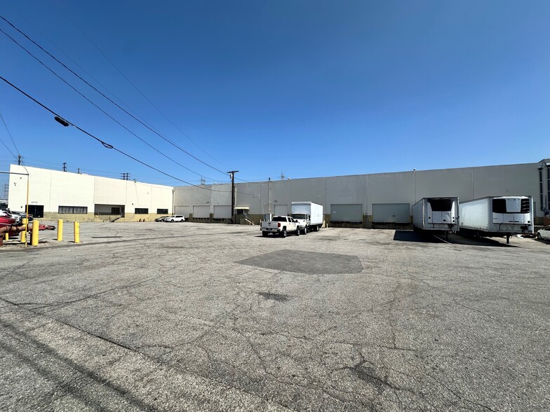 Primary Photo Of 4270-4310 S Maywood Ave, Vernon Warehouse For Lease