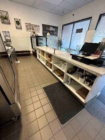 More Photos Of 1581 Sycamore Ave, Hercules Storefront For Lease