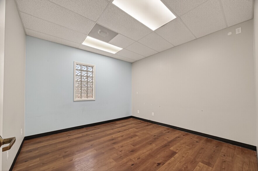 More Photos Of 2223 Dorrington St, Houston Medical For Lease