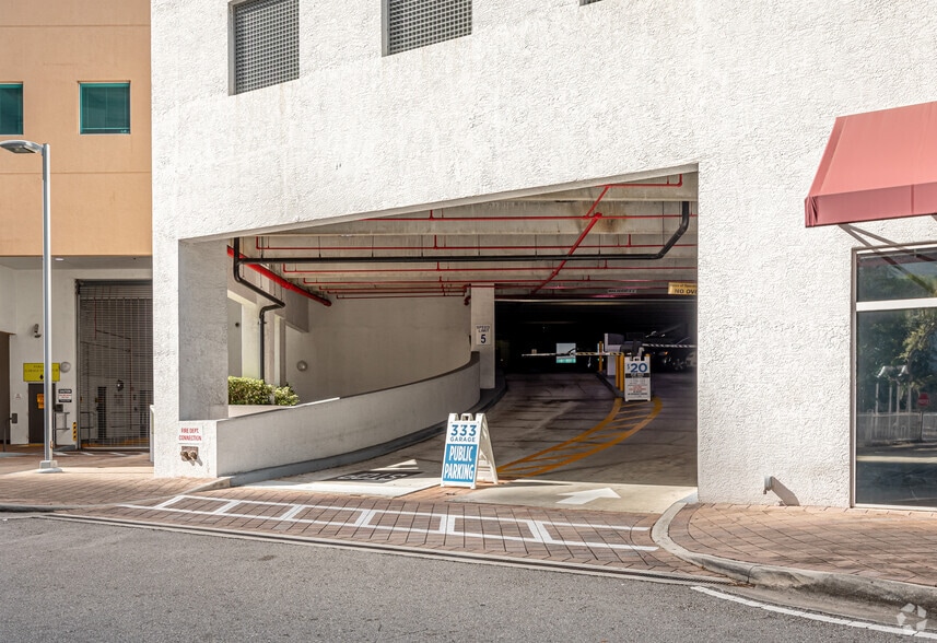 More Photos Of 333 S Miami Ave, Miami Office For Lease