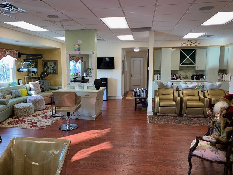 More Photos Of 23 Danbury Rd, Wilton Storefront Retail Office For Sale