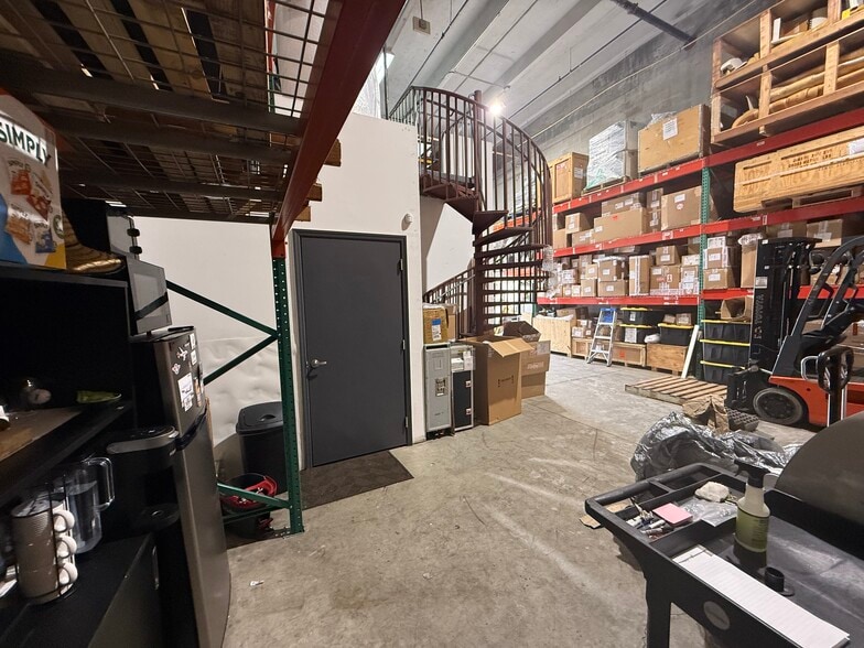 More Photos Of 2355 NW 70th Ave, Miami Warehouse For Lease