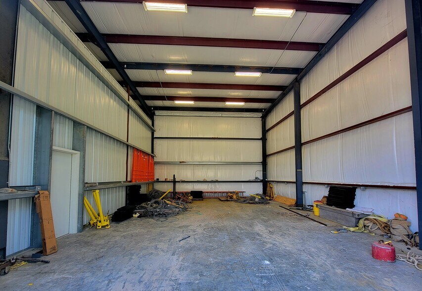 More Photos Of 2605 William Tell St, Houston Industrial For Sale