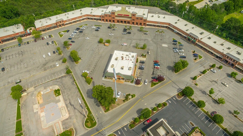 More Photos Of 1001 Market St, Dalton Unknown For Lease