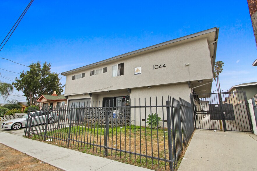More Photos Of 1044 W 110th St, Los Angeles Apartments For Sale