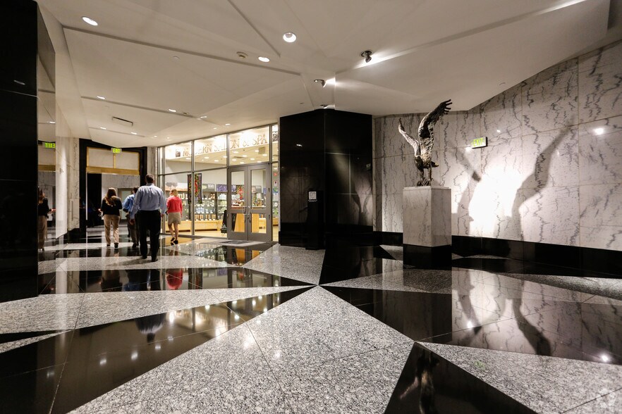 More Photos Of 214 N Tryon St, Charlotte Office For Lease