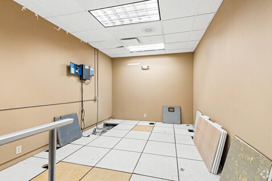 More Photos Of 100 W College Ave, Appleton Office For Sale
