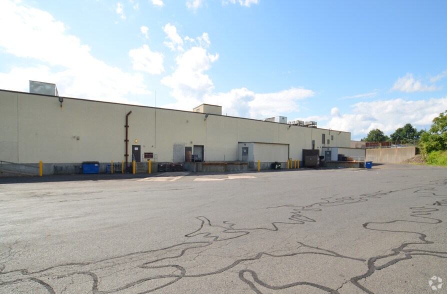 More Photos Of 400-416 E Main St, Middletown Unknown For Lease