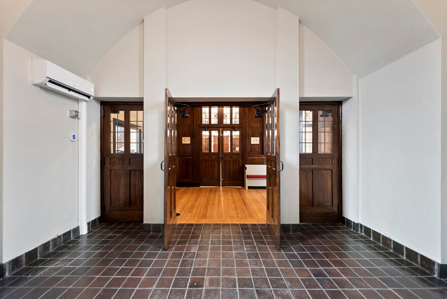 More Photos Of 180 Merrimack St, Lowell Religious Facility For Sale