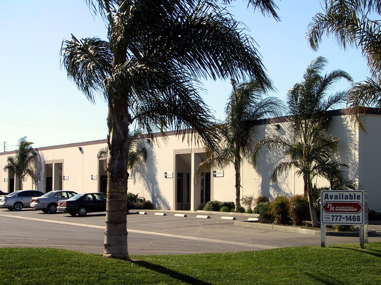 More Photos Of 4332-4358 E La Palma Ave, Anaheim Warehouse For Lease
