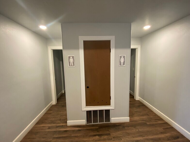 More Photos Of 5802-82 E Highway 62, Lubbock Light Distribution For Lease