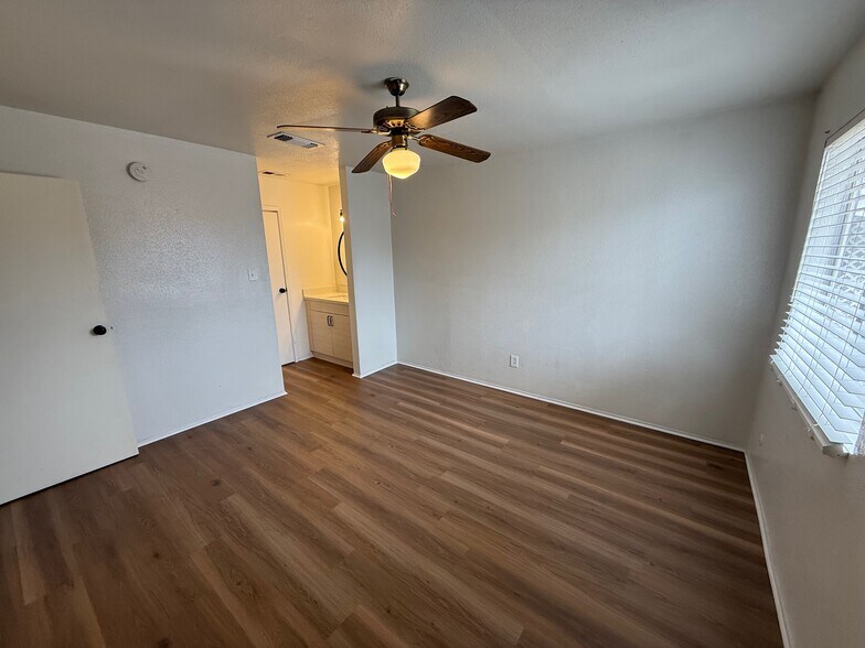 More Photos Of 12606 Ashford Meadow Dr, Houston Multifamily For Sale