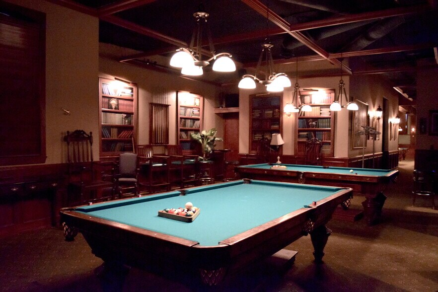 More Photos Of 120-120 NW 23rd Ave, Portland Storefront Retail Residential For Lease