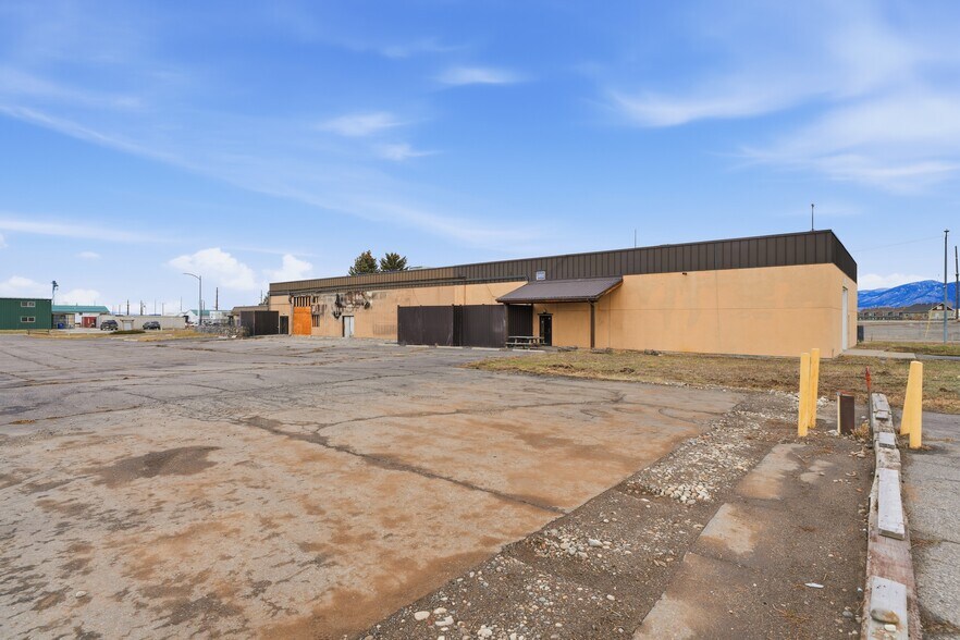 More Photos Of 189 Arden Dr, Belgrade Industrial For Lease