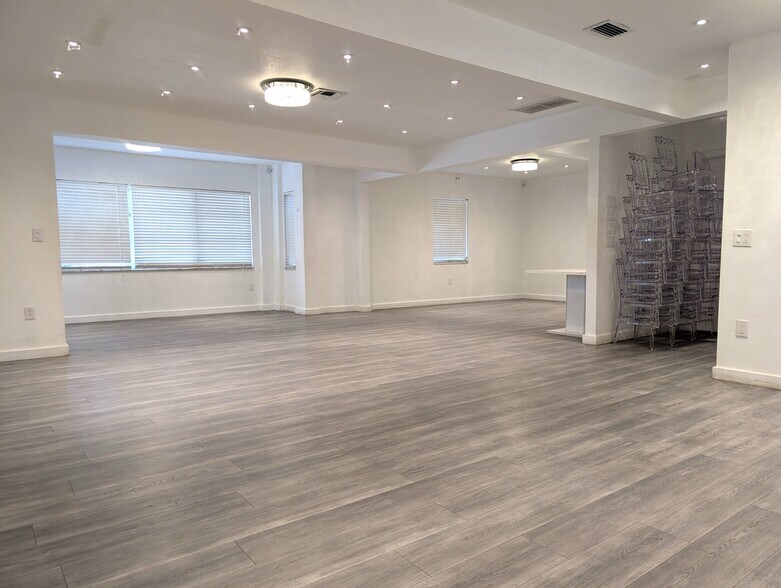 More Photos Of 512 25th St W, Bradenton Office For Lease