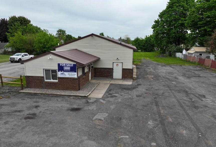 More Photos Of 97 East Ave, Newark General Retail For Sale