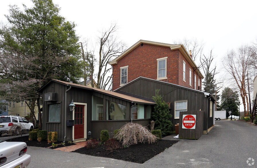 More Photos Of 123 E Main St, Moorestown Office Residential For Lease