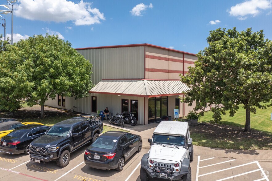 Primary Photo Of 411 McKinney Pkwy, McKinney Warehouse For Lease