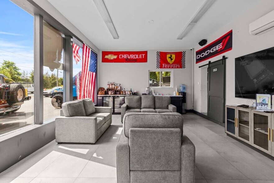 More Photos Of 715 County Rd 39, Southampton Auto Repair For Sale