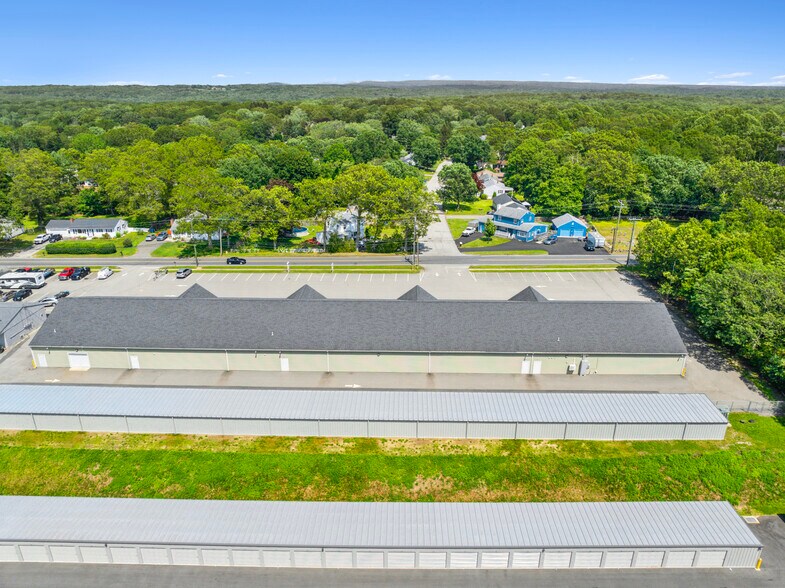 More Photos Of 430 Chapel Hill Rd, Oakdale Freestanding For Lease