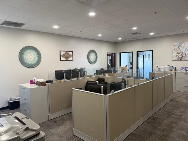 More Photos Of 200 E 8th St, Georgetown Storefront Retail Office For Lease