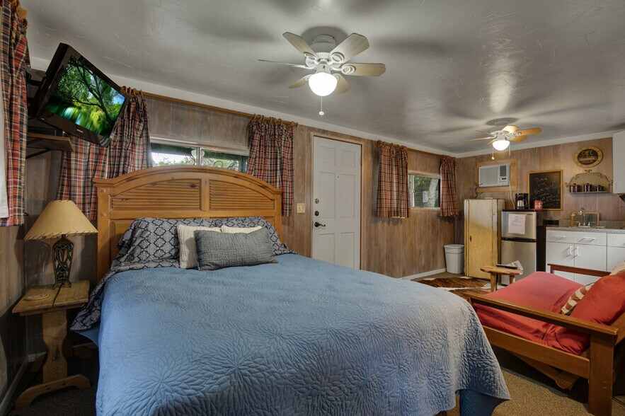 More Photos Of 7367 River Rd, New Braunfels Lodge Meeting Hall For Sale