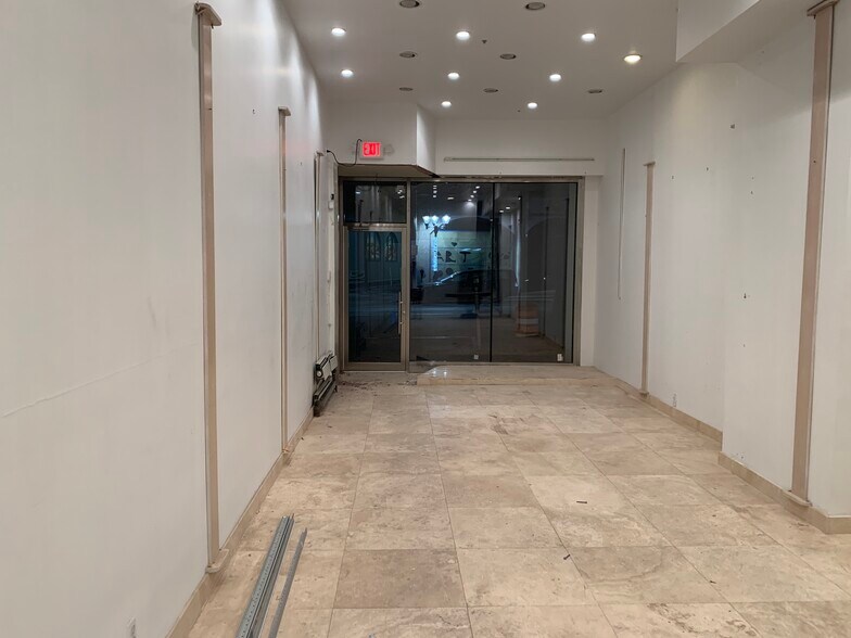 More Photos Of 122-129 Middle Neck Rd, Great Neck Storefront For Lease