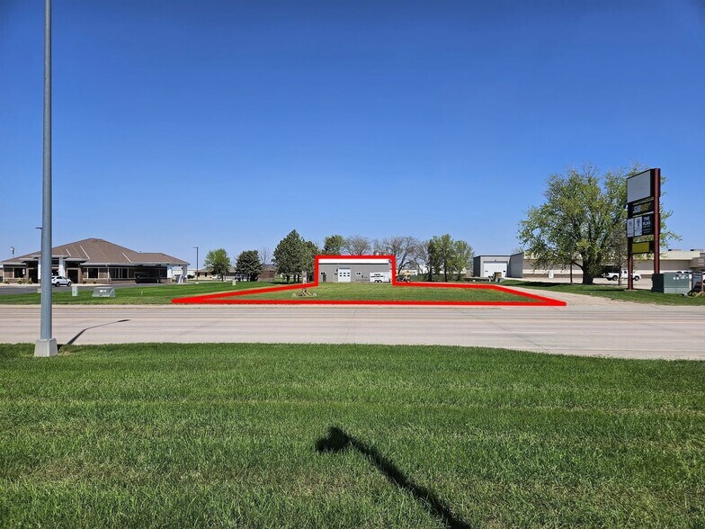 Primary Photo Of 1204 W Cedar St, Beresford Flex For Sale