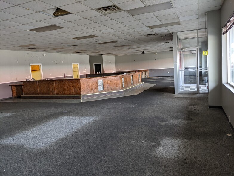 More Photos Of 1761 Goucher St, Johnstown Storefront For Sale