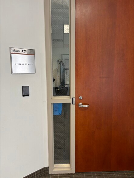 More Photos Of 8310 S Valley Hwy, Englewood Office For Lease