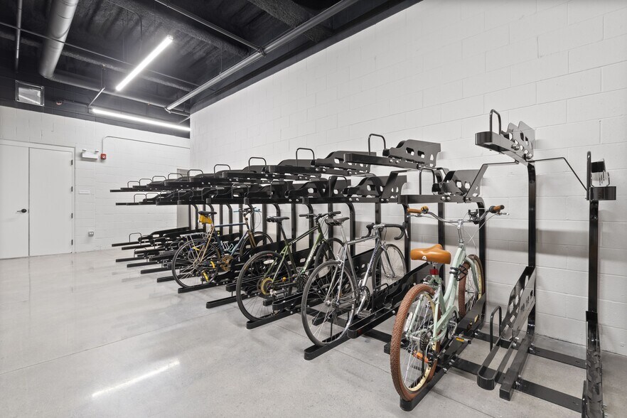 More Photos Of 4501 N Sheridan Rd, Chicago Apartments For Lease