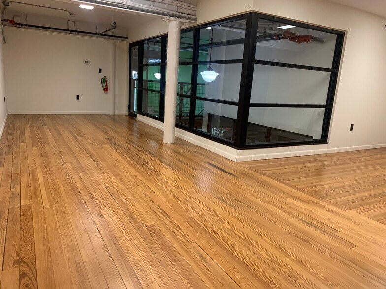 More Photos Of 201 N Main St, Taylor Storefront Retail Office For Sale