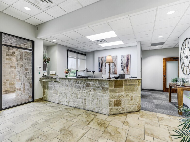 More Photos Of 765 Custer Rd, Plano Office For Sale