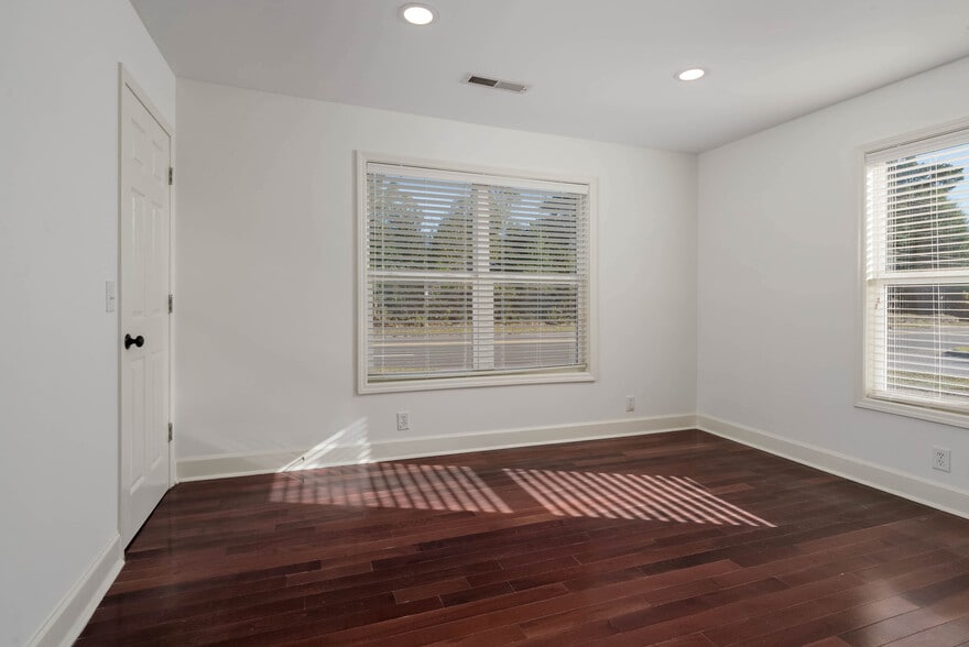 More Photos Of 515 Hargrove Rd E, Tuscaloosa Office Residential For Lease
