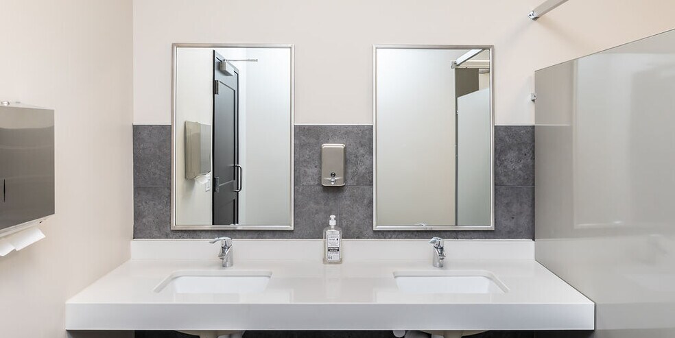 More Photos Of 4303-4399 S Columbia Rd, Grand Forks Medical For Sale