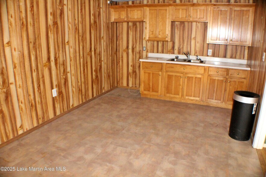 More Photos Of 323 Fulton St, Dadeville Flex For Sale