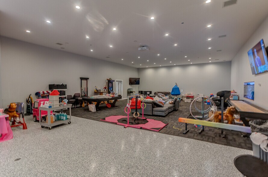 More Photos Of 836 E Highway N, Wentzville Flex For Sale