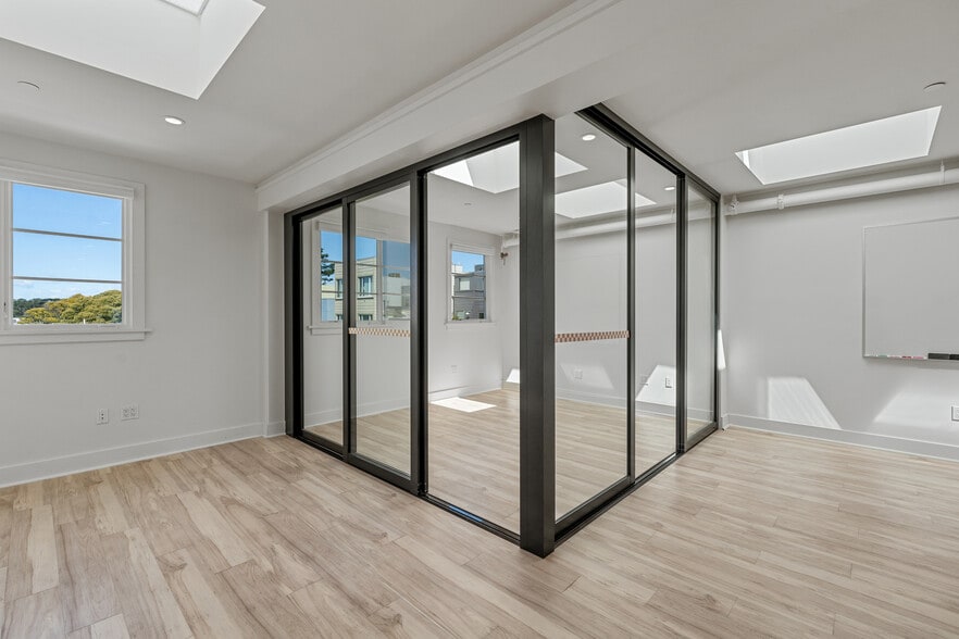 More Photos Of 320 Judah St, San Francisco Loft Creative Space For Lease