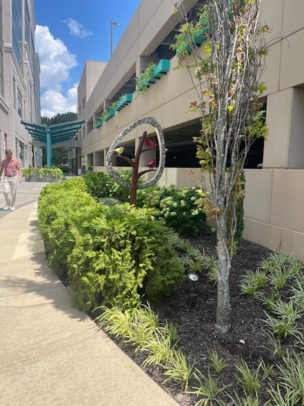 More Photos Of 6795 Poplar Ave, Germantown Office For Lease