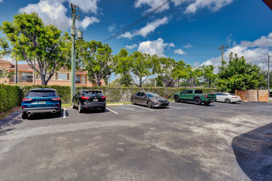 More Photos Of 3537 Forest Hill Blvd, West Palm Beach Medical For Lease