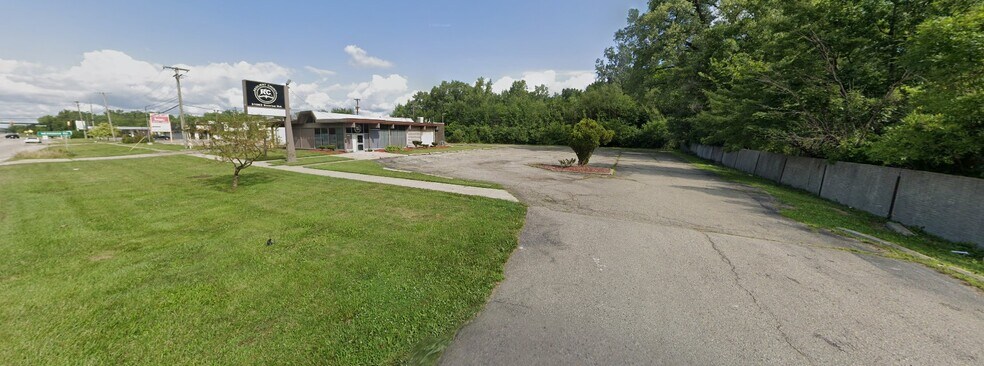 More Photos Of 31062 Ecorse Rd, Romulus Bank For Lease