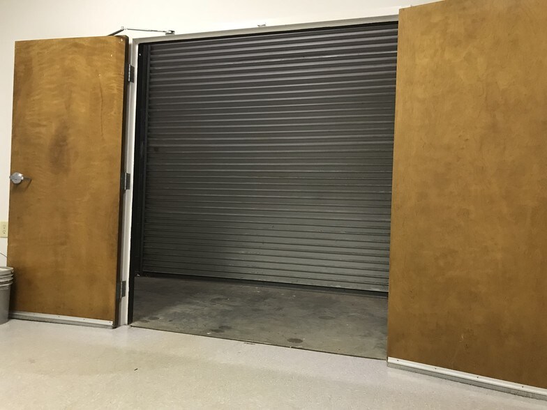 More Photos Of 1220 Kennestone Cir, Marietta Warehouse For Lease