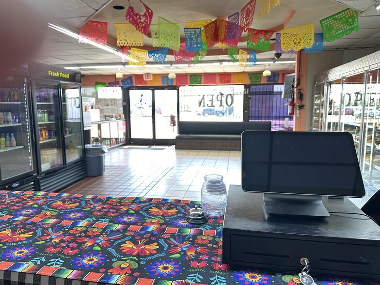 More Photos Of 1821 Crestridge Dr, Mesquite Freestanding For Sale