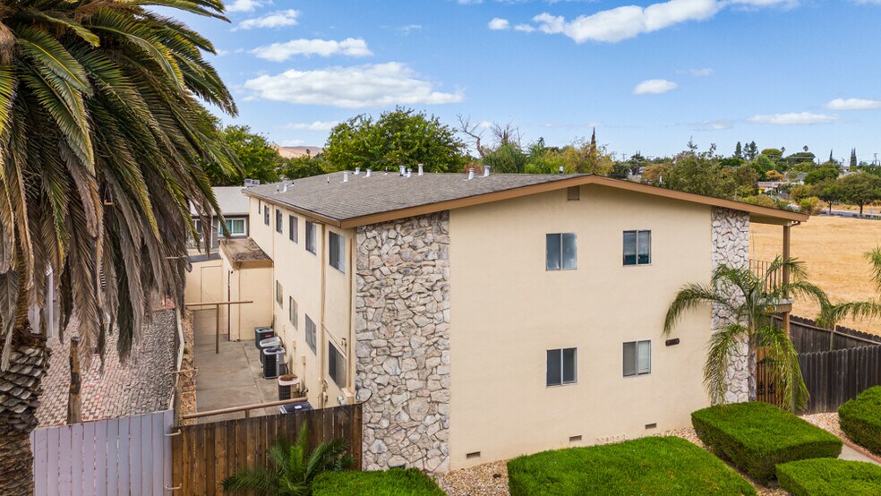 More Photos Of 3609 Fairview Dr, Antioch Apartments For Sale