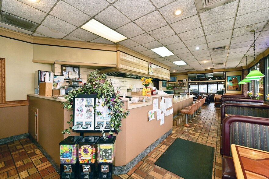 More Photos Of 3523 N Kedzie Ave, Chicago Restaurant For Lease
