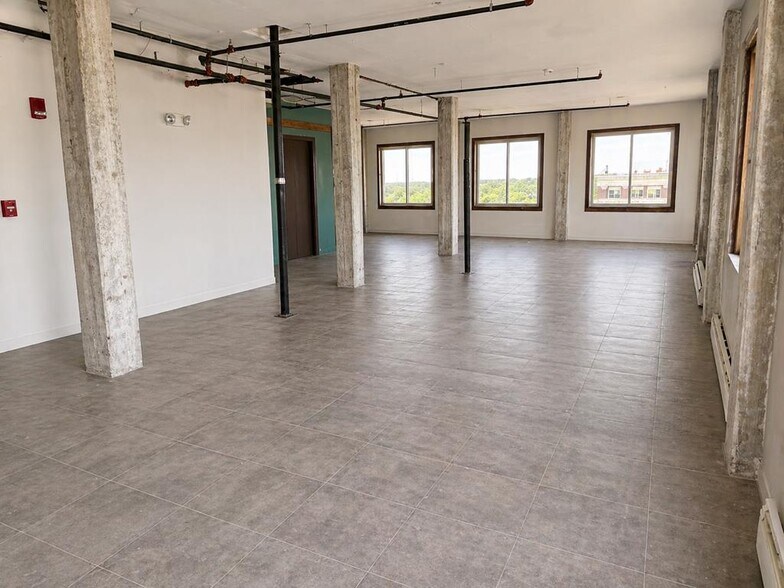 More Photos Of 327 Main St, Greenwood Office For Sale