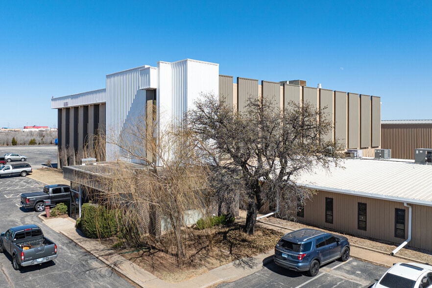 More Photos Of 8600 S I-35 Service Rd, Oklahoma City Warehouse For Sale