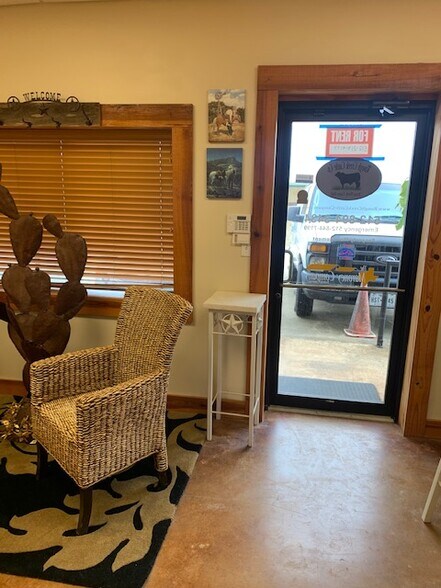 More Photos Of 120 Frog Pond Ln, Dripping Springs Freestanding For Lease
