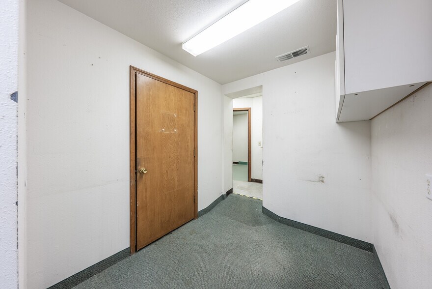 More Photos Of 927 O St, Firebaugh Healthcare For Sale